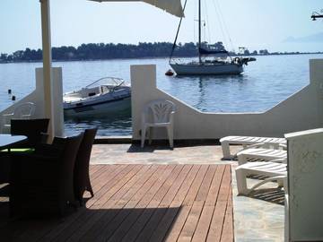 Cottage pour 2 personnes, avec balcon et jardin dans Érétrie