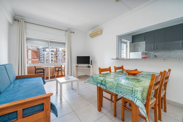 Ferienwohnung für 4 Personen, mit Garten und Balkon sowie Kinderpool an der Algarve