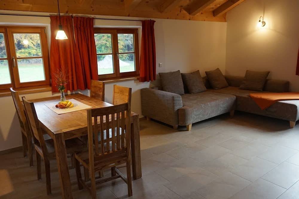 Apartamento inteiro, Vacation apartment Waldblick, 60 sqm, up to 4 persons in Amerang, Rosenheim (distrito)