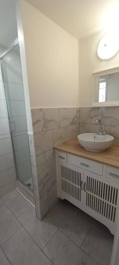 Appartement entier, One-Bedroom Apartment in Gagny, Seine-Saint-Denis