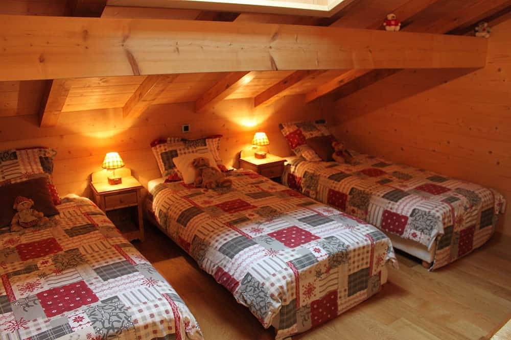 Chalet tout confort avec magnifique vue sur la chaine des aravis, spa in Le Grand-Bornand, Région d'Annecy