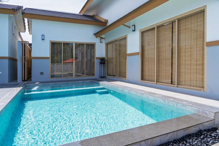 Location de vacances pour 14 personnes, avec piscine et jacuzzi ainsi que jardin et balcon, animaux acceptés dans Ban Bang Saen - 3