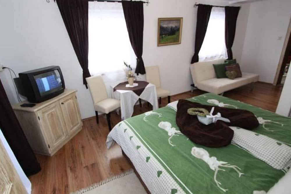 Four-bed room with shower, Wc - Mussbachhof in Saalfelden am Steinernen Meer, Steinernes Meer