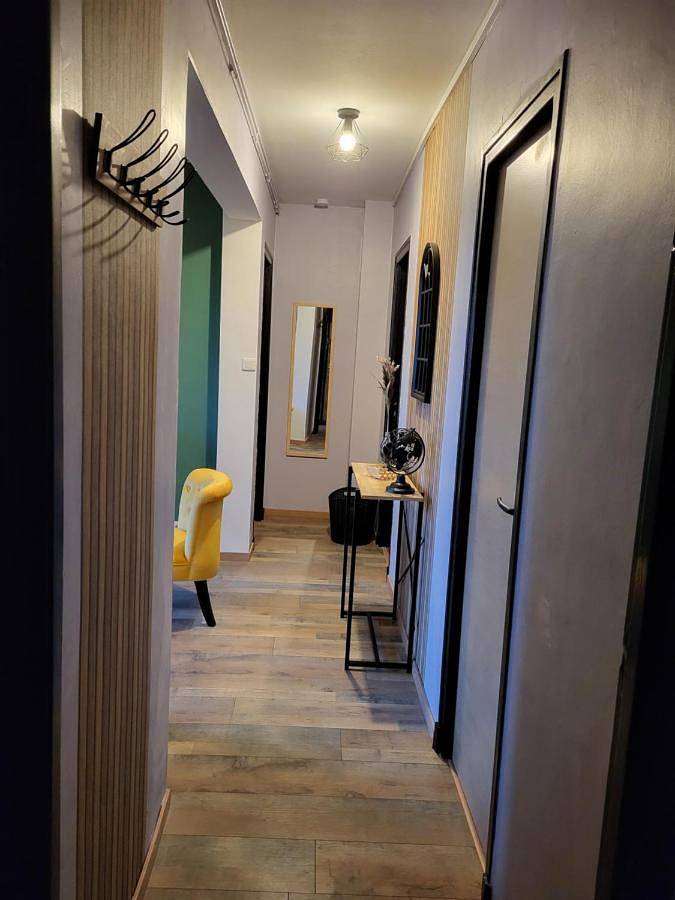 Appartement entier, Appartement rénové avec place de stationnement gratuit in Leffrinckoucke, Côte des dunes de Flandres