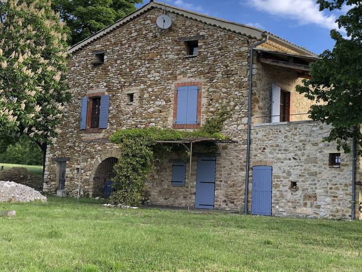 Gîte pour 6 personnes, avec piscine
