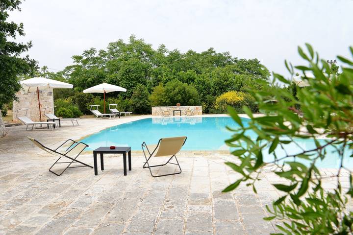 Trullo 'Corte Del Camedrio  2' with Shared Terrace, Wi-Fi and Air Conditioning in Ostuni, Salento