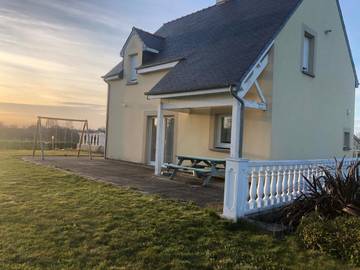 Location de vacances pour 6 personnes, avec vue et jardin, adapté aux familles à Argouges