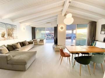 Gîte pour 6 personnes, avec terrasse et vue à Isola Rossa