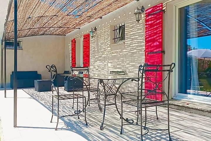 Location de vacances pour 6 personnes, avec jacuzzi et piscine ainsi que jardin et terrasse à Saint-Maurice-sur-Eygues - 4