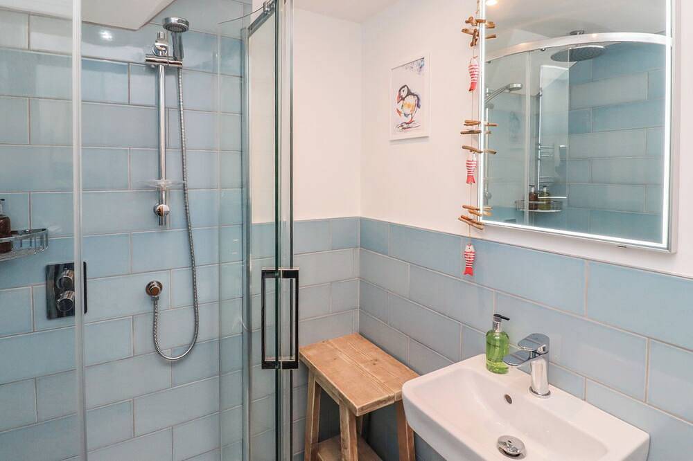 Puffin Cottage, family friendly, character holiday cottage in Craster in Craster, Northumberland Coast