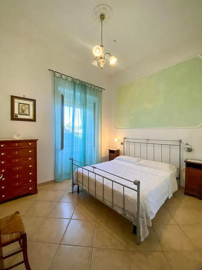 Holiday apartment for 6 people, with hot tub and balcony - 1
