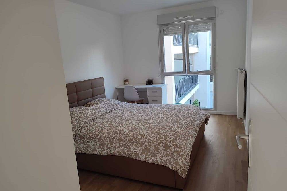 Apartamento entero, Bright apartment near Paris, terrace, parking in L'Haÿ-les-Roses, Valle del Marne