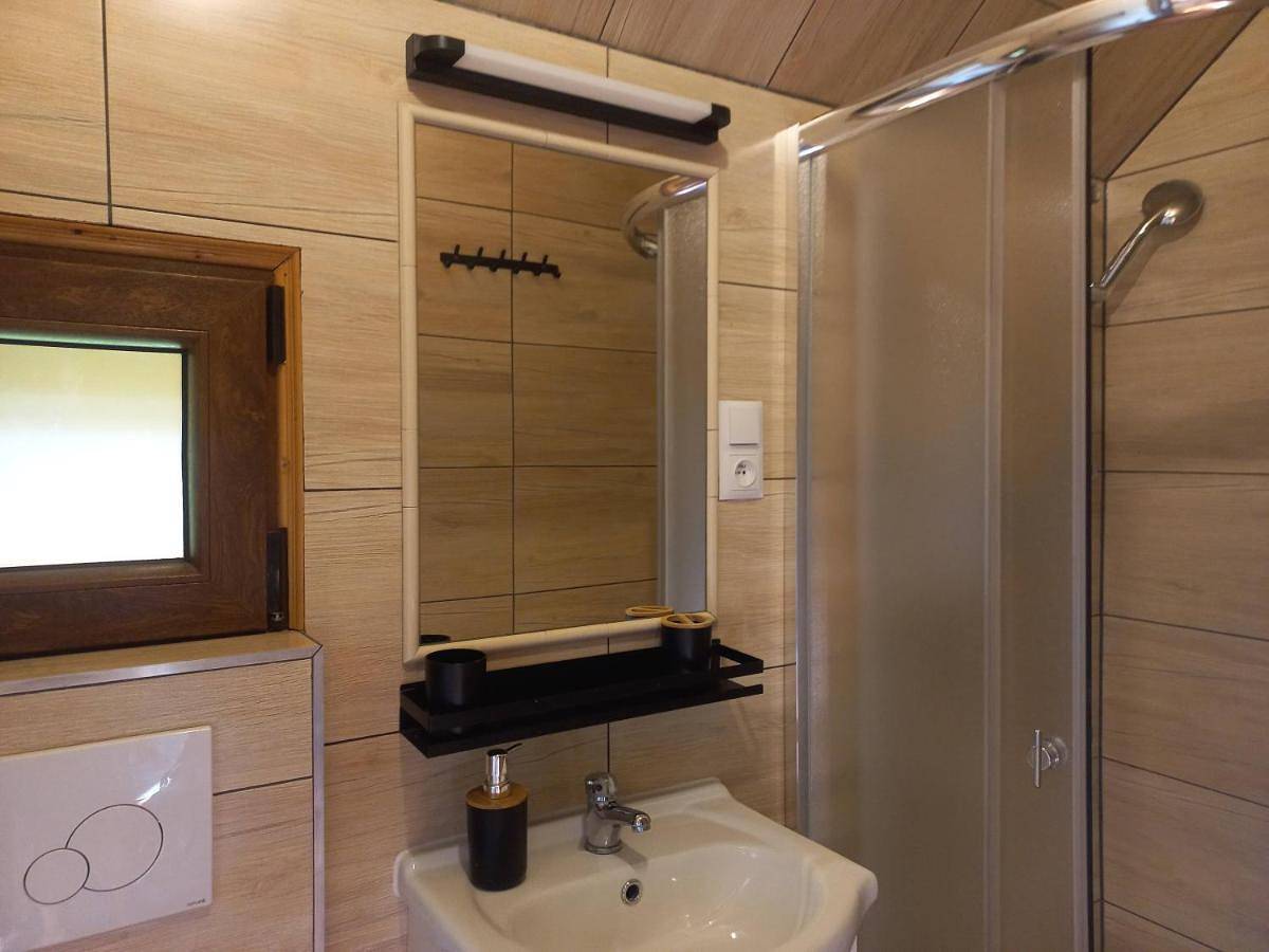 Domki i pokoje przy ujściu in Myczkowce, Karpaty (Polska)