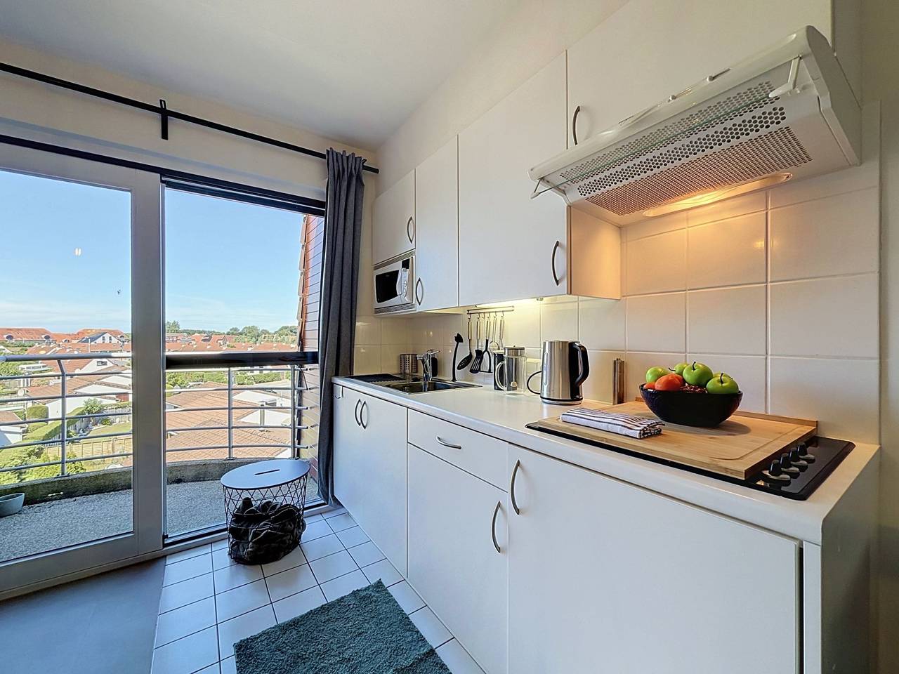 Geheel appartement, Deauville with pool & balcony in Bredene, Belgische Kust