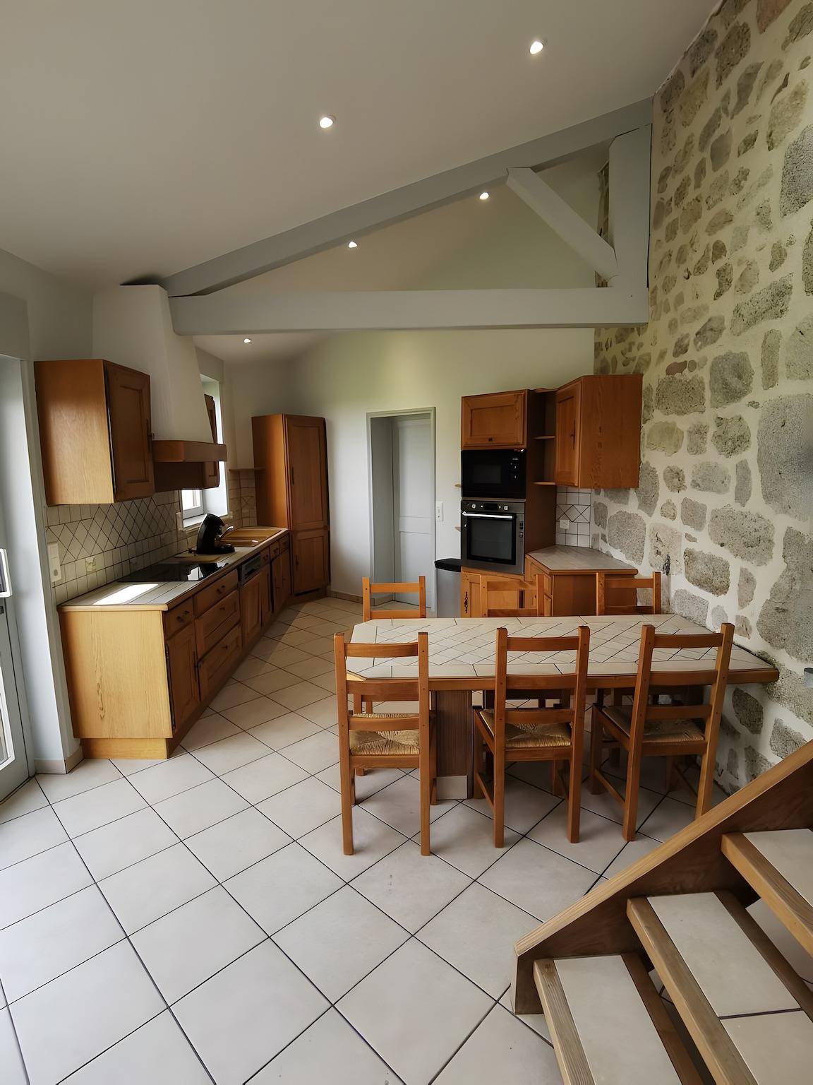 Gîte du platane, pour 14 personnes in Haute-Loire