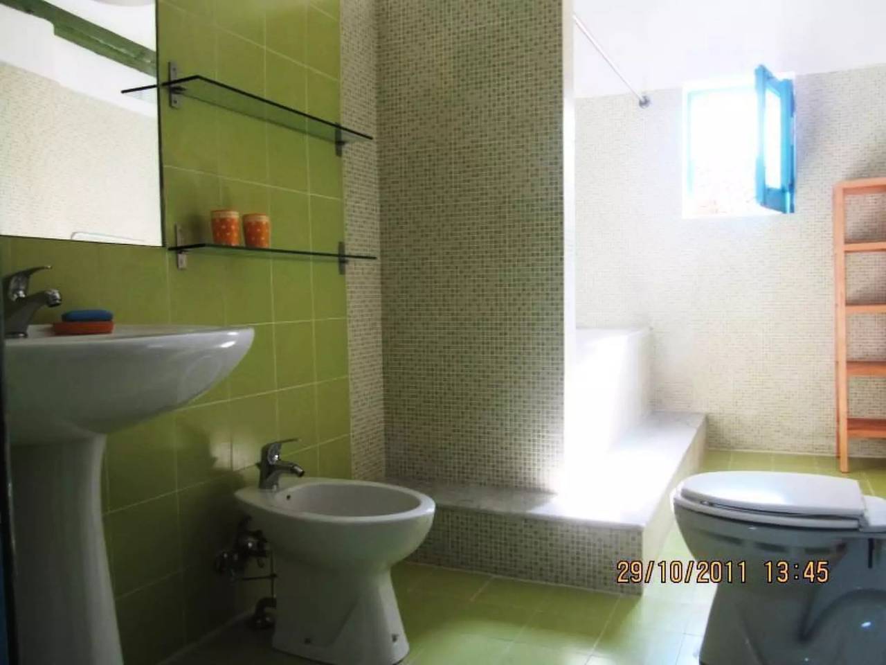 3 personas in Acireale, Provincia de Catania