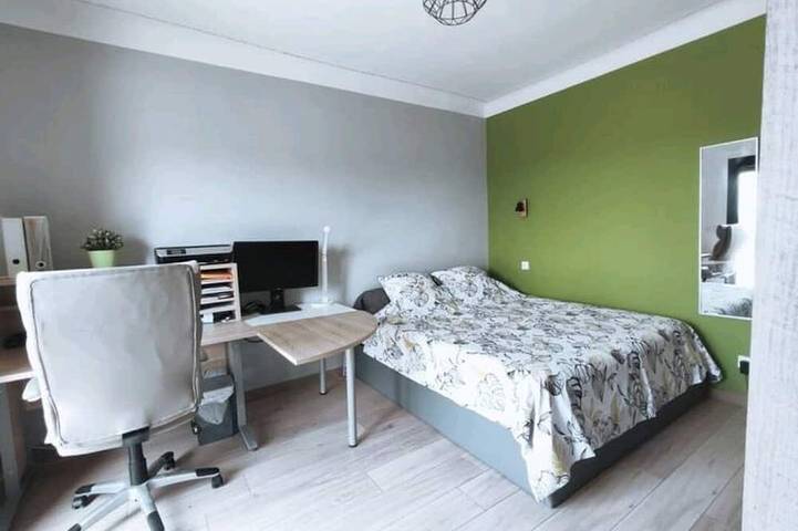 Location de vacances pour 8 personnes, avec jardin et piscine à Simiane-Collongue - 2