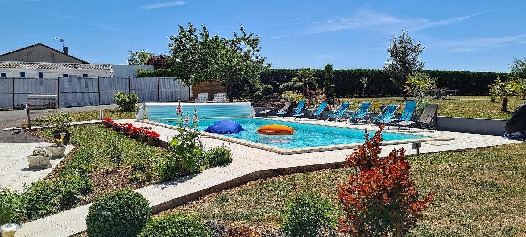 Mobil-home para 4 personas cerca del Futuroscope con Wi-Fi y aire acondicionado in Neuville-de-Poitou, Vienne