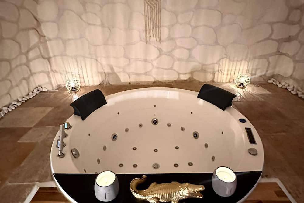 Entire apartment, Loveroom&spa in Tournon-sur-Rhône, Tournon-sur-Rhône region