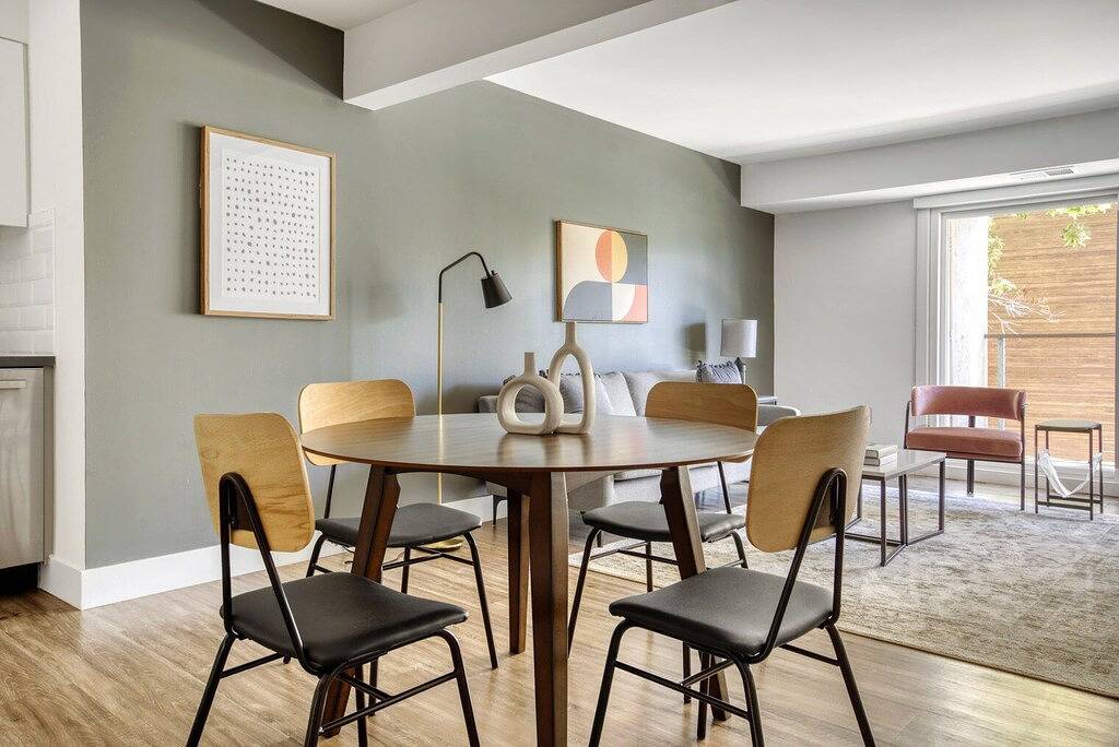 Ganze Wohnung, Roomy Menlo Park 2Br w/ Pool, W/D, Gym, near 82, 101, 280, by Blueground in Menlo Park, Silicon Valley