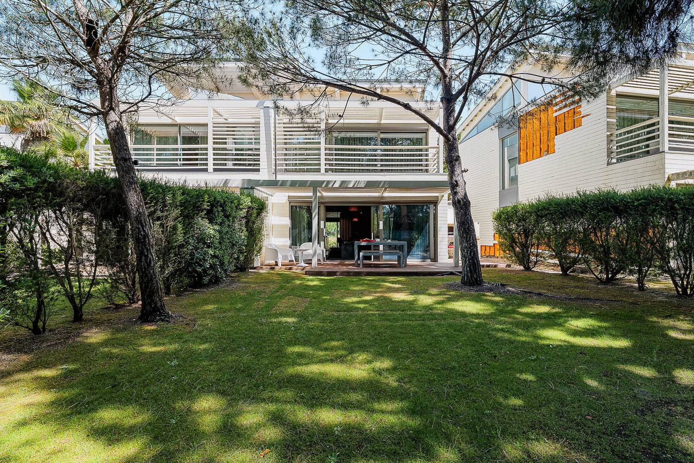 Holiday Home 'Casa Tróia' with Private Garden, Wi-Fi and Air Conditioning in Praia Tróia Mar, Carvalhal