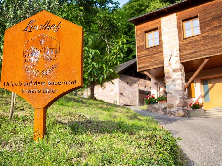 Ferienwohnung für 3 Personen, mit Ausblick und Terrasse sowie Garten in Terlan