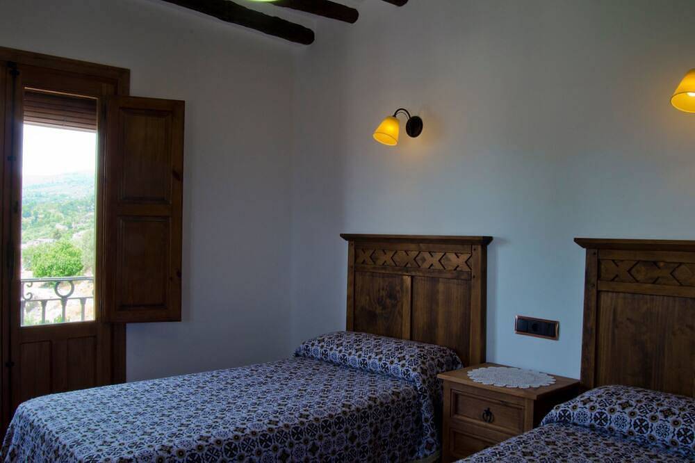 Gemütliches Haus in einer Anlage mit Garten und Schwimmbad. in Válor, Provincia de Granada