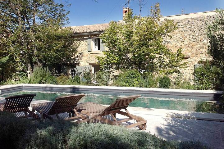 Gîte pour 8 personnes, avec jardin et terrasse à Rousset-les-Vignes