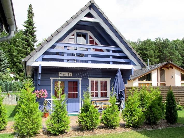 Ferienhaus für 4 Personen, mit Balkon und Terrasse sowie Garten und Seeblick in Fürstenberg/Havel