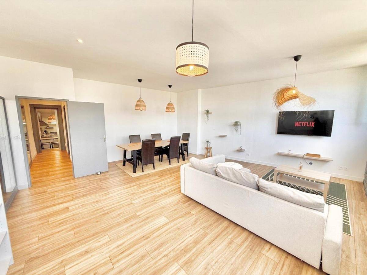 Appartement entier, T2 Moderne - Vue Cathédrale - 90m2 in Auch, Gers