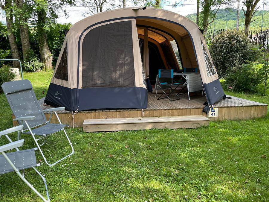 Flower Camping Saint-Martin - Tienda de campaña 4 personas - Tienda amueblada 23m² - 3 habitaciones - sin sanitarios - Toldo 11m² - Azotea in Sorèze, Lauragais