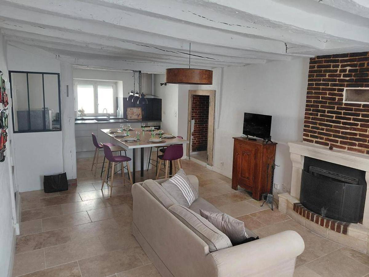 Gîte des fraisiers in Beaumont-les-Autels, Région de Nogent-le-Rotrou