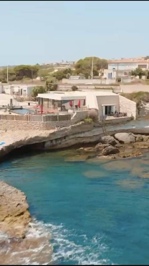 Villa pour 6 personnes, avec Balcon et Jacuzzi ainsi que Terrasse et Jardin à Sausset-les-Pins
