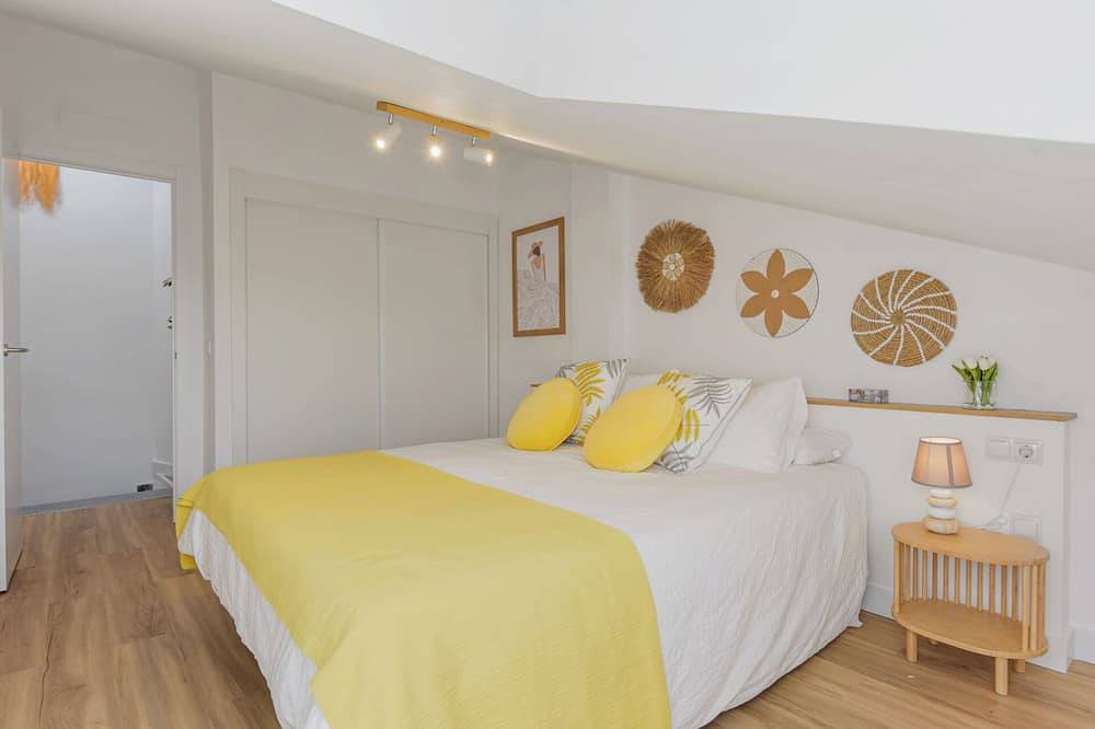 Entire apartment, Dúplex Mar y Montaña in Ojén, Sierra de las Nieves