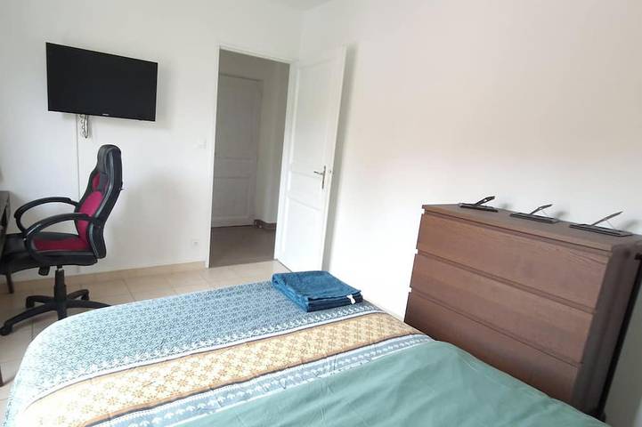 Gîte pour 4 personnes, avec balcon et jardin à Prévessin-Moëns - 3