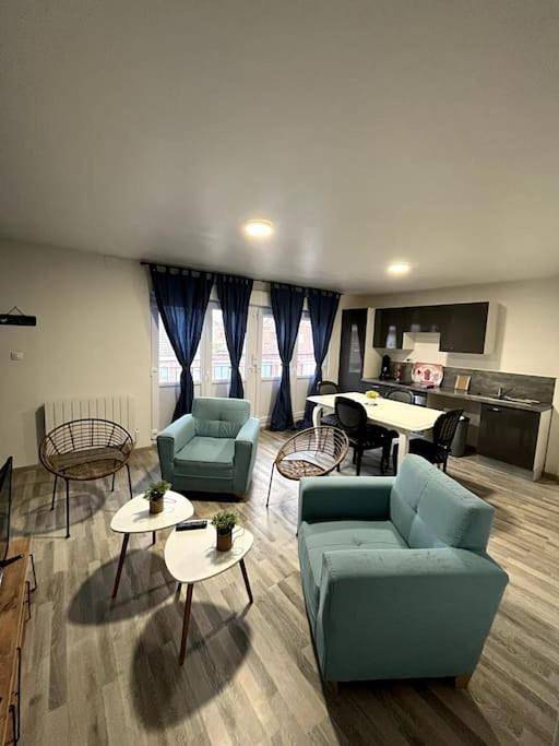 Gîte pour 4 personnes, avec Balcon ainsi que Terrasse et Vue à Orchies