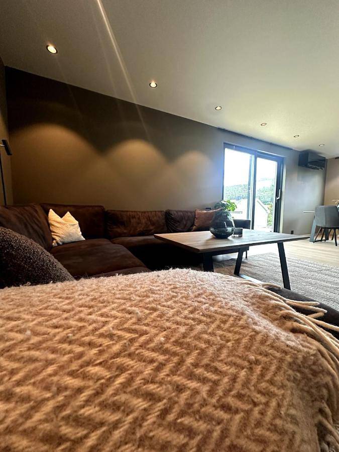 Gîte pour 6 personnes, avec terrasse à Leknes - 2