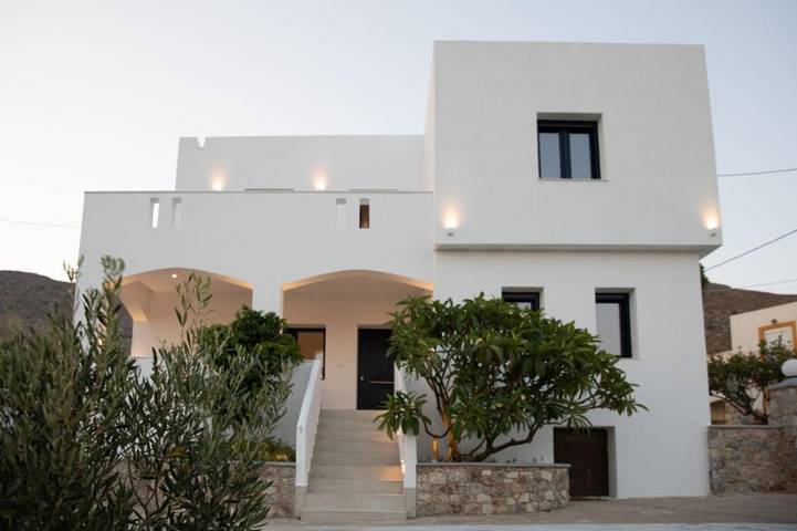 Villa voor 6 personen, with Terras and Tuin as well as Uitzicht in Leros