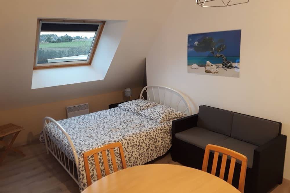 Appartement entier, Studio au calme à l'étage et avec escalier pentu in Colleville-Montgomery, Région de Caen