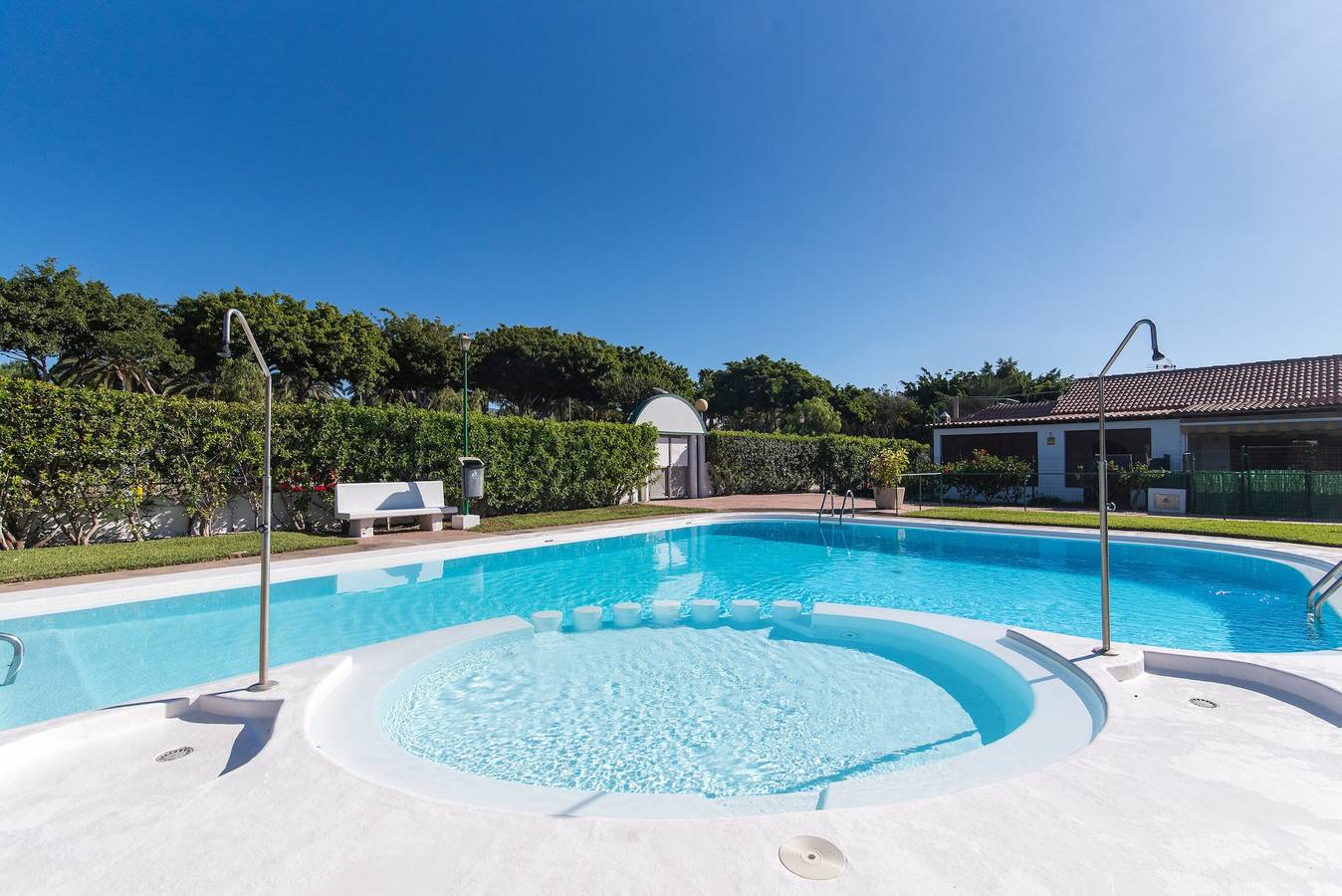 Casa de férias « La Casa Blanca » com piscina partilhada, Wi-Fi e ar condicionado in Campo Internacional, San Bartolomé de Tirajana