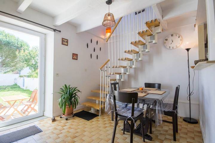 Gîte pour 5 personnes, avec terrasse et jardin dans Ilot De De Saint Cado - 2