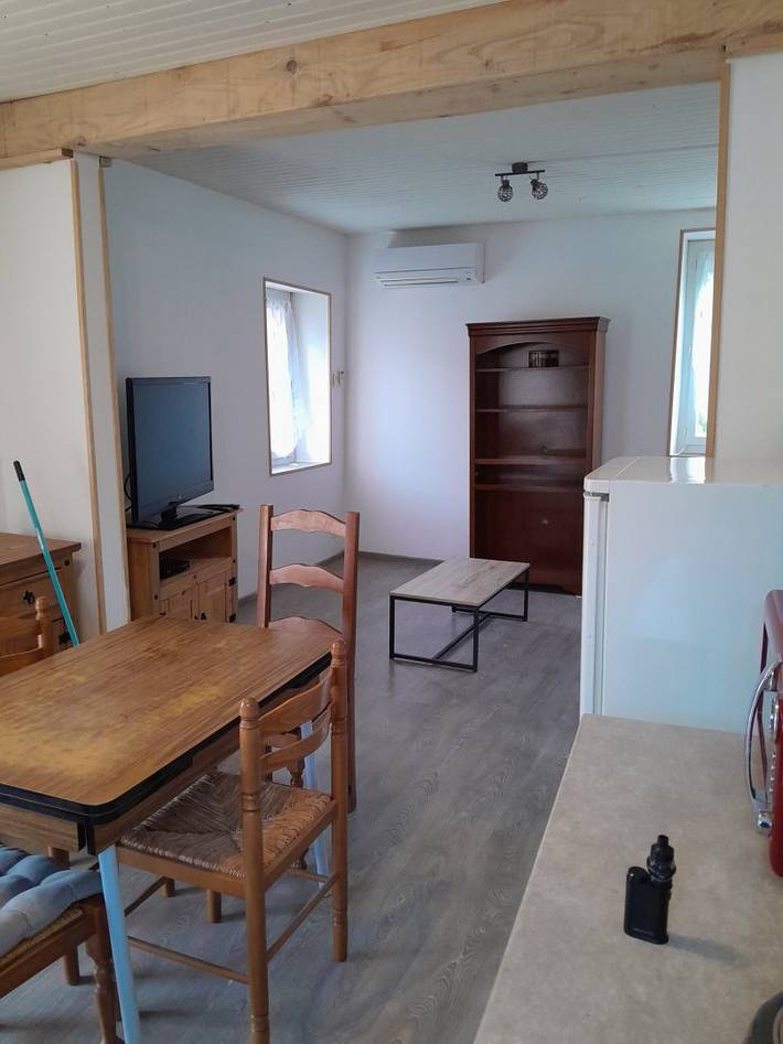 Gîte pour 4 personnes, avec balcon à Laval-Pradel