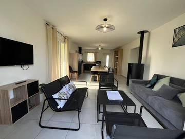 Location de vacances pour 9 personnes, avec vue et jardin à Vendeuvre-du-Poitou