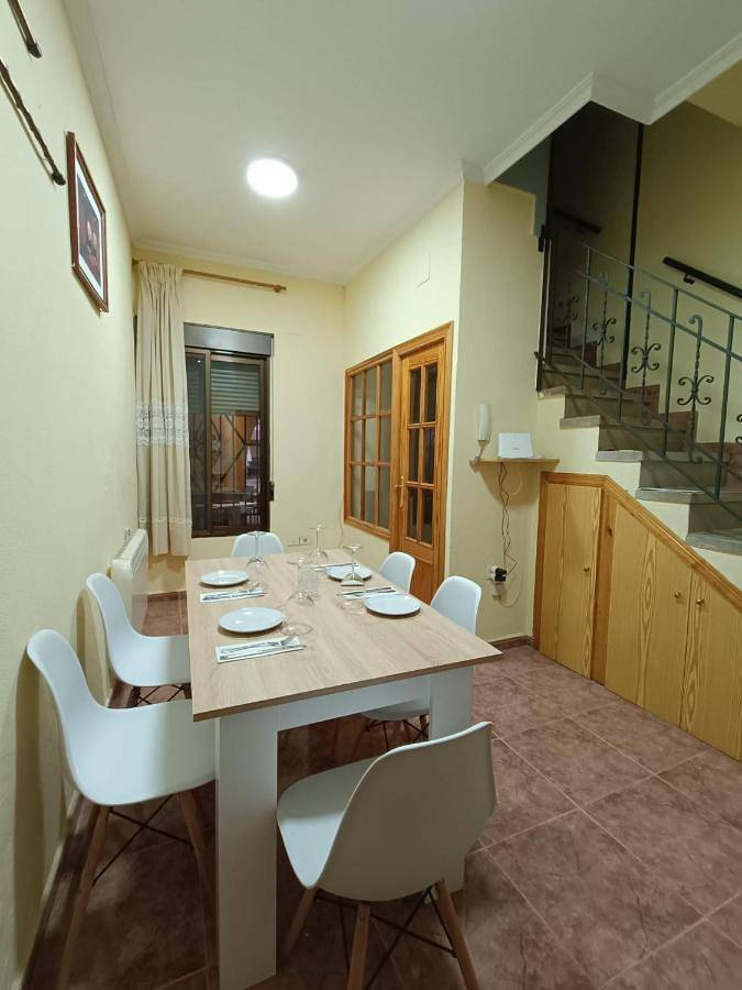 Three-Bedroom House in Onda, Province de Castellón