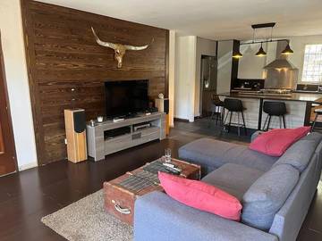 Gîte pour 6 personnes, avec jardin et jacuzzi à Valderoure