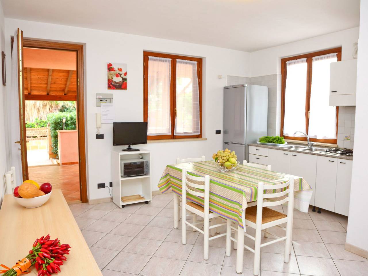 Helle mediterrane Villa mit Veranda und Garten in Campofelice di Roccella, Province de Palerme