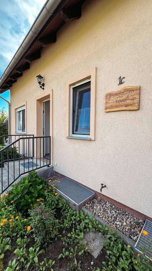 Ferienwohnung für 4 Personen, mit Terrasse und Garten in Neuzelle