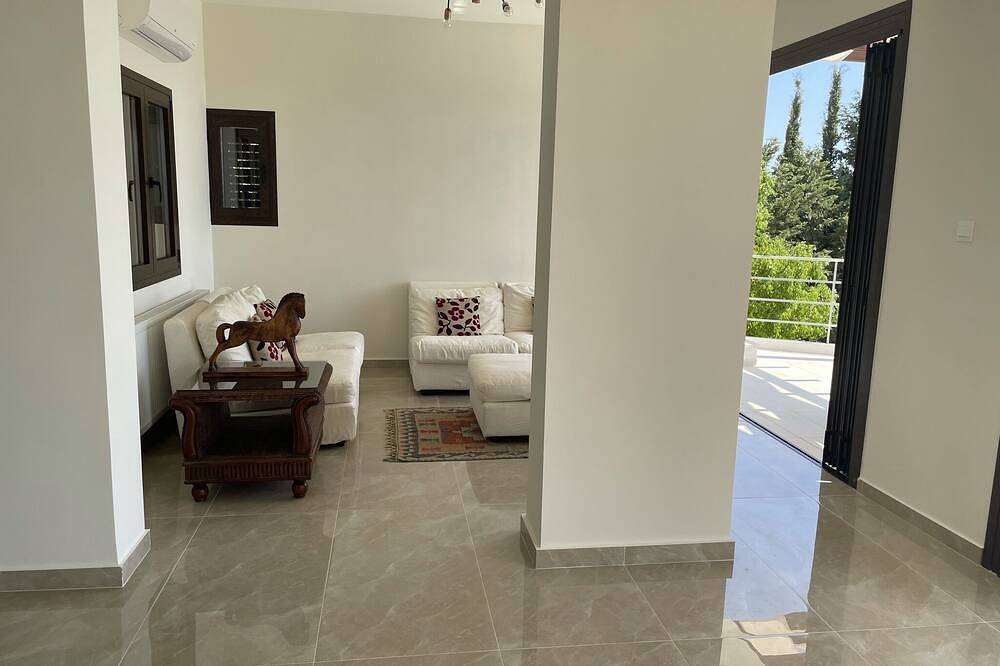 Villa Aphrodite Hills avec piscine à débordement, vue sur la mer, Golf et Tennis in Kouklia Pafou, Chypre du Sud