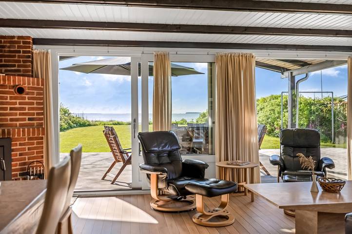 Ferienhaus für 6 Personen, mit Terrasse und Garten in Binderup Strand