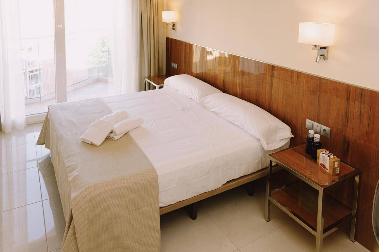 Double Room with Private Bathroom in Torremolinos Centre, Torremolinos